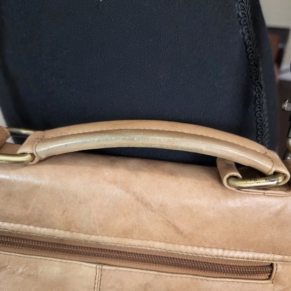 Bolla Genuine Leather Satchel Crossbody Tan Distressed VTG Style Brass Hardware